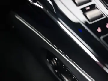 ASTON MARTIN V8 Vantage 4.0 V8