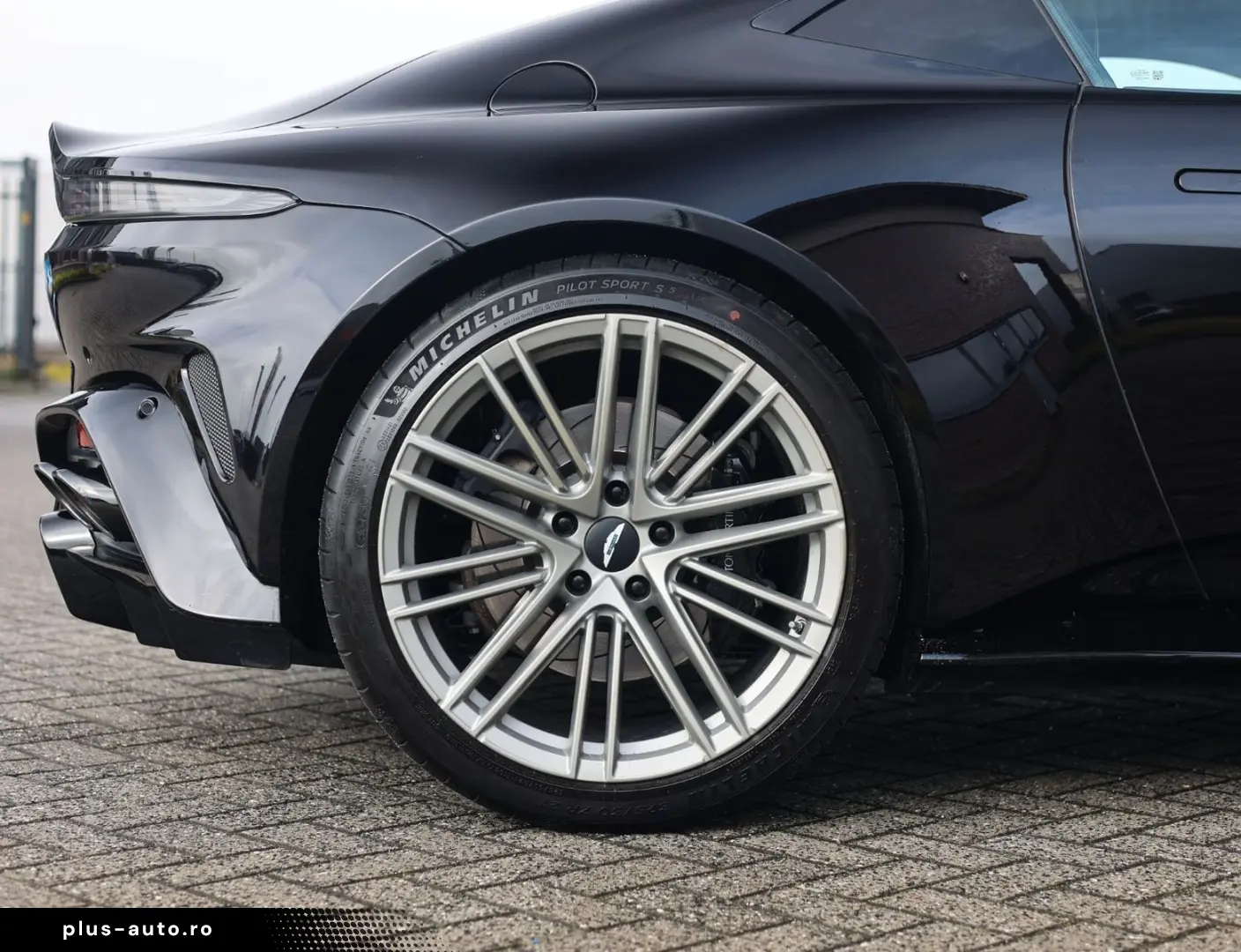 ASTON MARTIN V8 Vantage 4.0 V8