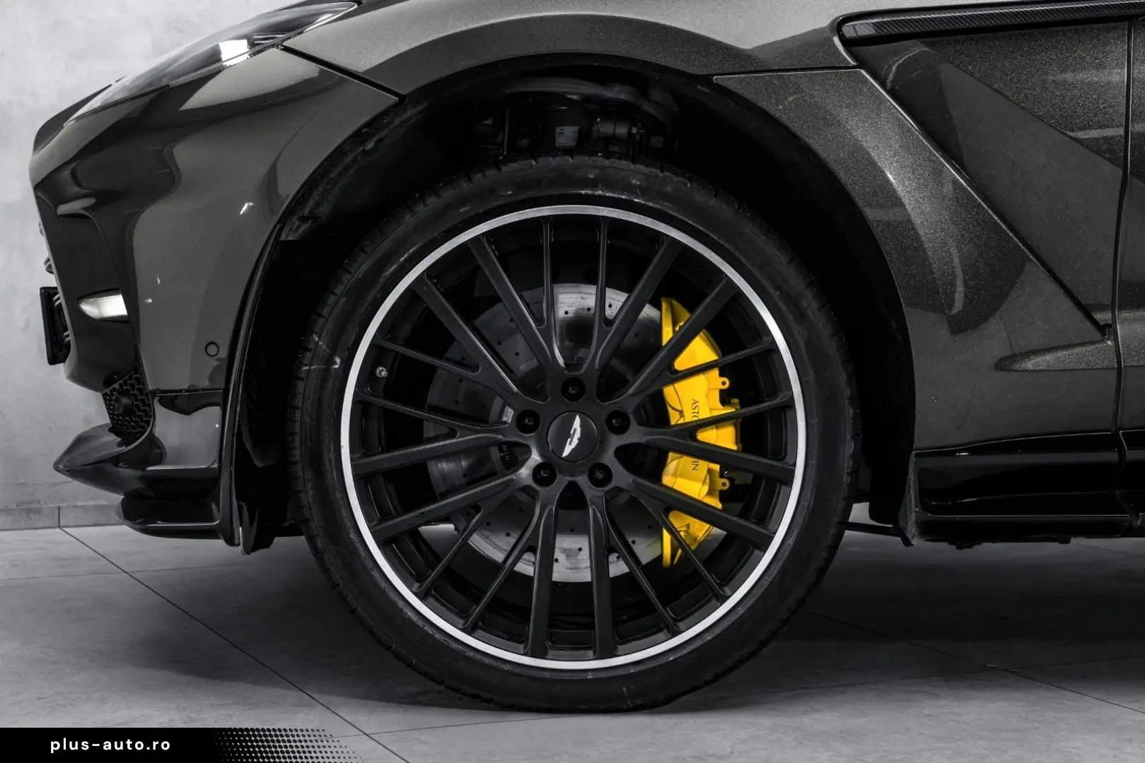 ASTON MARTIN DBX 707 4.0 V8 Massage Carbon Keramik