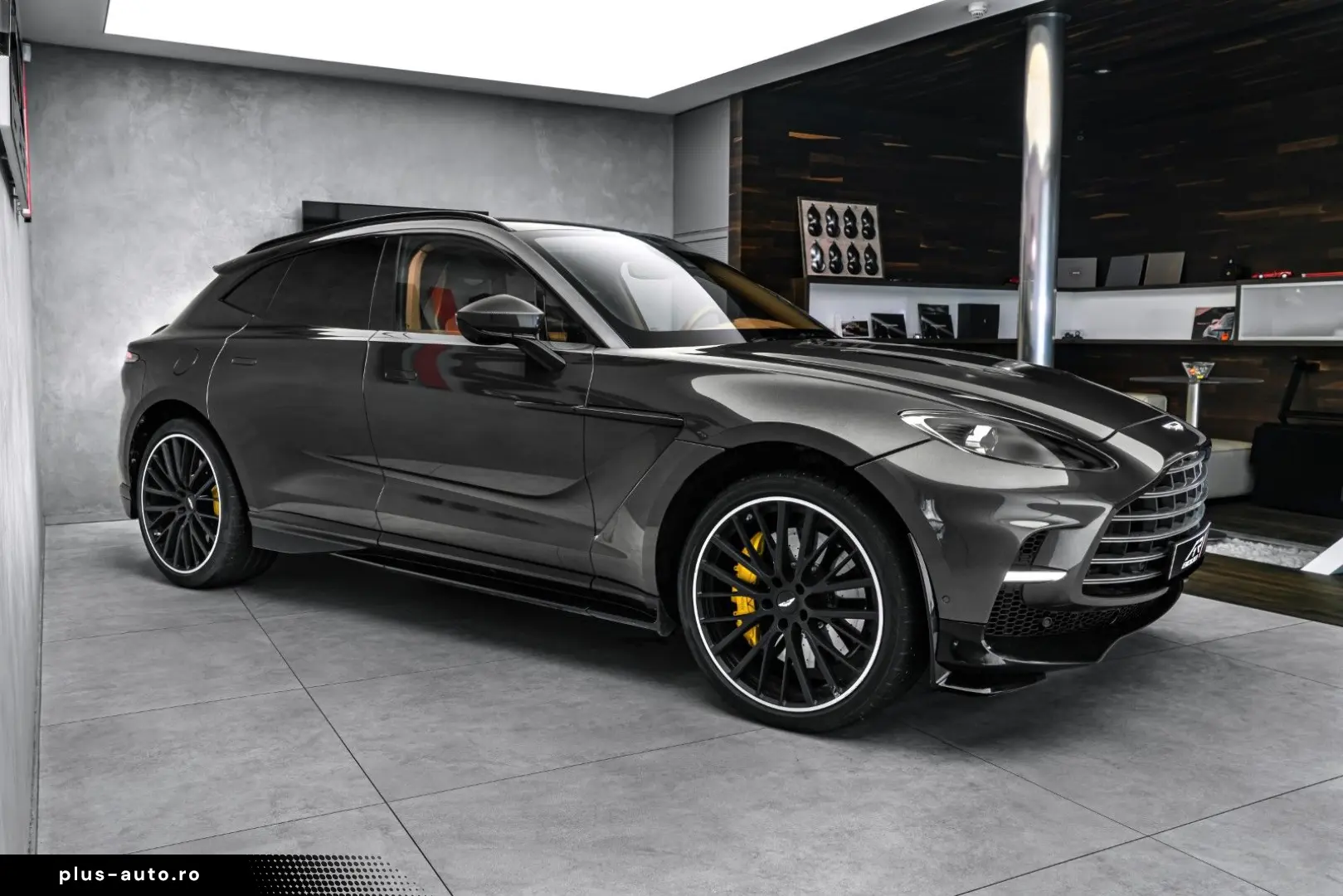 ASTON MARTIN DBX 707 4.0 V8 Massage Carbon Keramik
