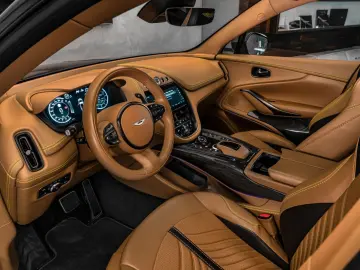 ASTON MARTIN DBX 707 4.0 V8 Massage Carbon Keramik