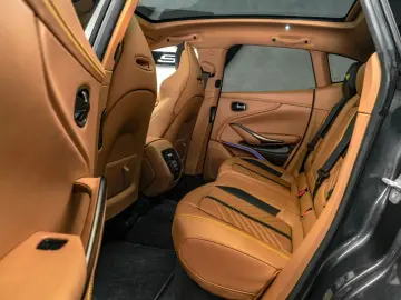 ASTON MARTIN DBX 707 4.0 V8 Massage Carbon Keramik