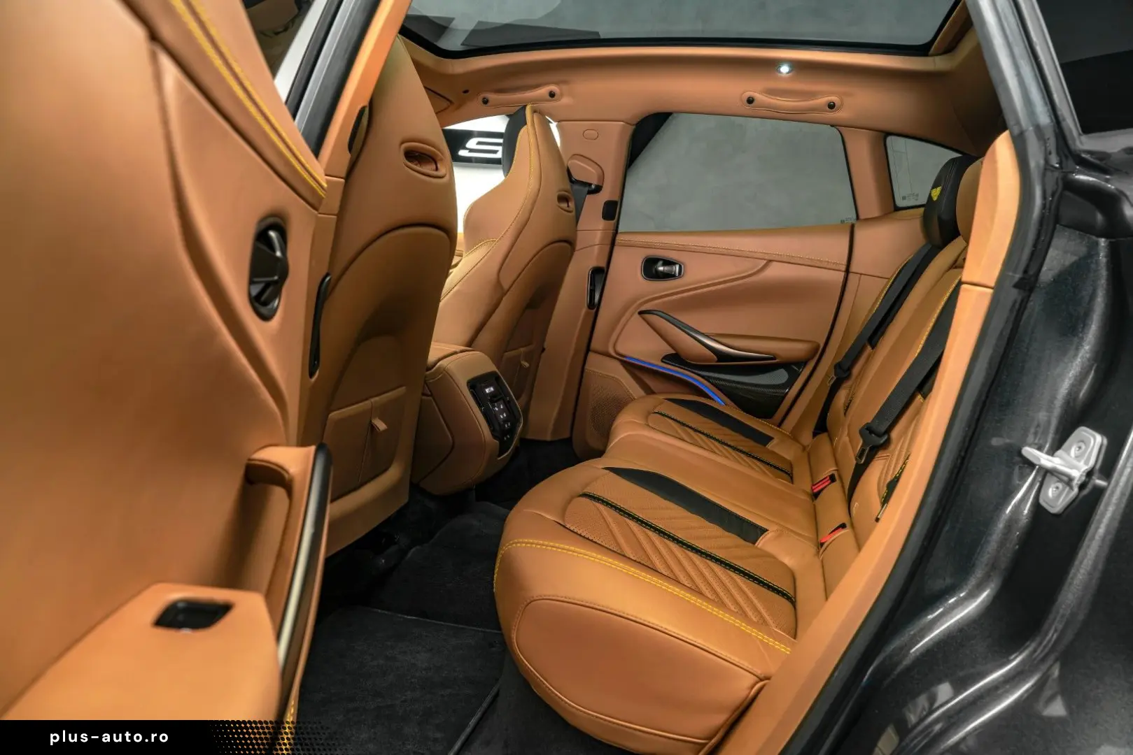 ASTON MARTIN DBX 707 4.0 V8 Massage Carbon Keramik