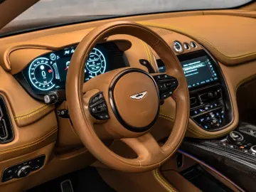 ASTON MARTIN DBX 707 4.0 V8 Massage Carbon Keramik