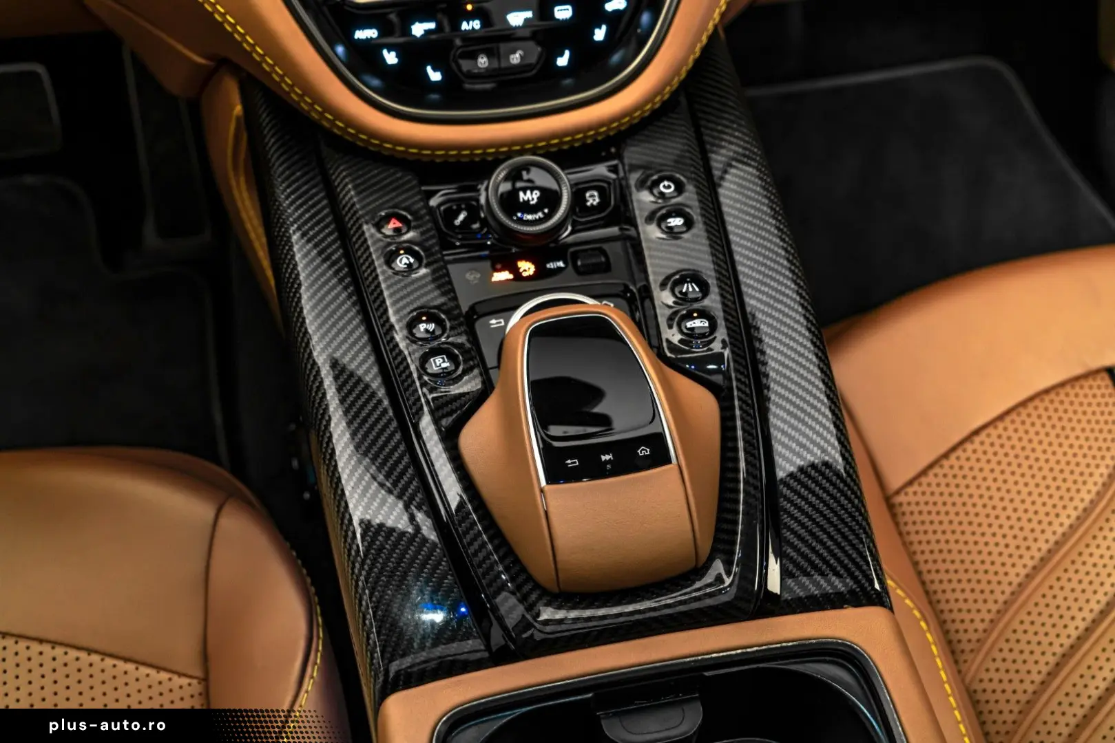 ASTON MARTIN DBX 707 4.0 V8 Massage Carbon Keramik