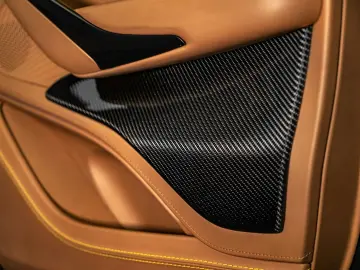 ASTON MARTIN DBX 707 4.0 V8 Massage Carbon Keramik