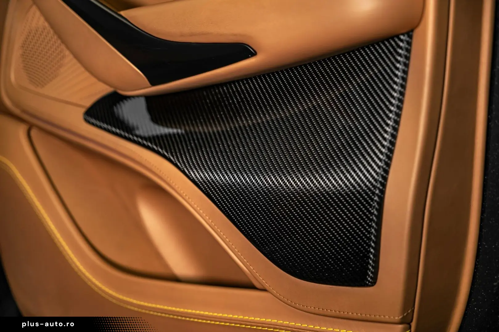 ASTON MARTIN DBX 707 4.0 V8 Massage Carbon Keramik