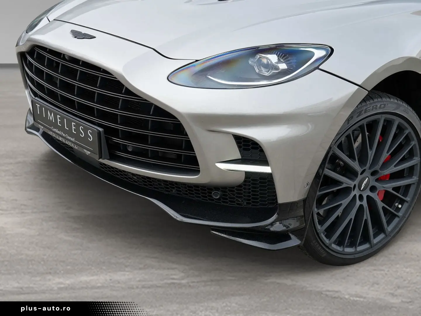 ASTON MARTIN DBX 707 Aluminite Silver   Onyx Black