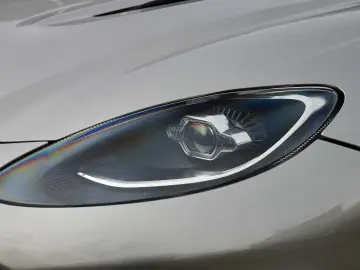 ASTON MARTIN DBX 707 Aluminite Silver   Onyx Black