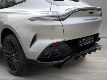 ASTON MARTIN DBX 707 Aluminite Silver   Onyx Black