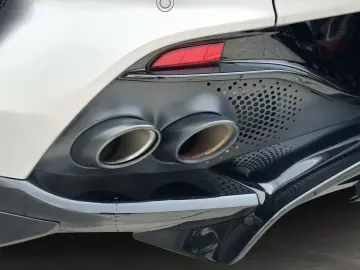 ASTON MARTIN DBX 707 Aluminite Silver   Onyx Black