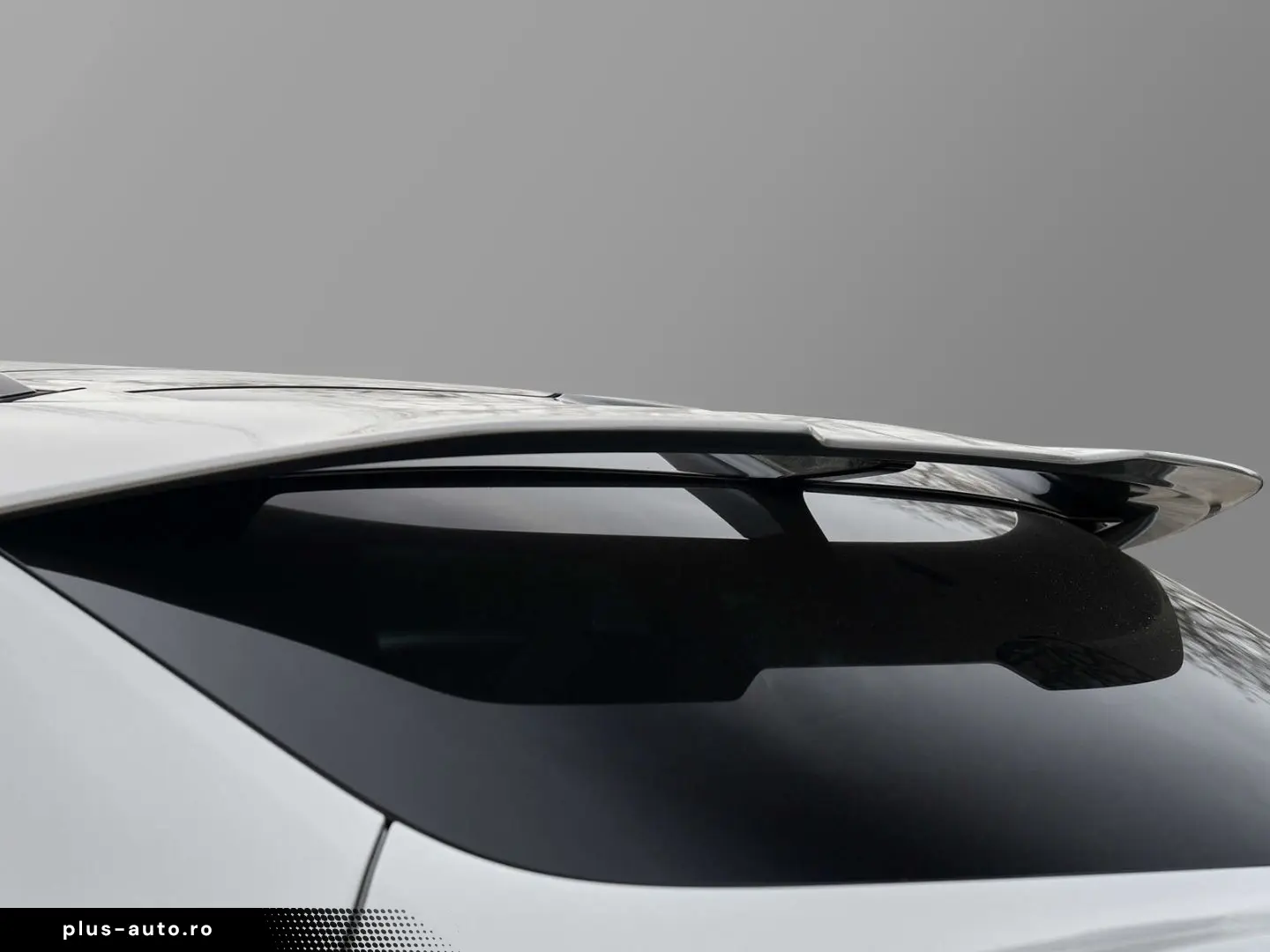 ASTON MARTIN DBX 707 Aluminite Silver   Onyx Black