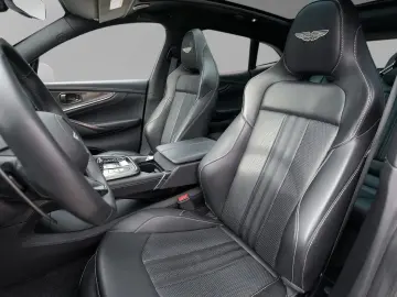 ASTON MARTIN DBX 707 Aluminite Silver   Onyx Black