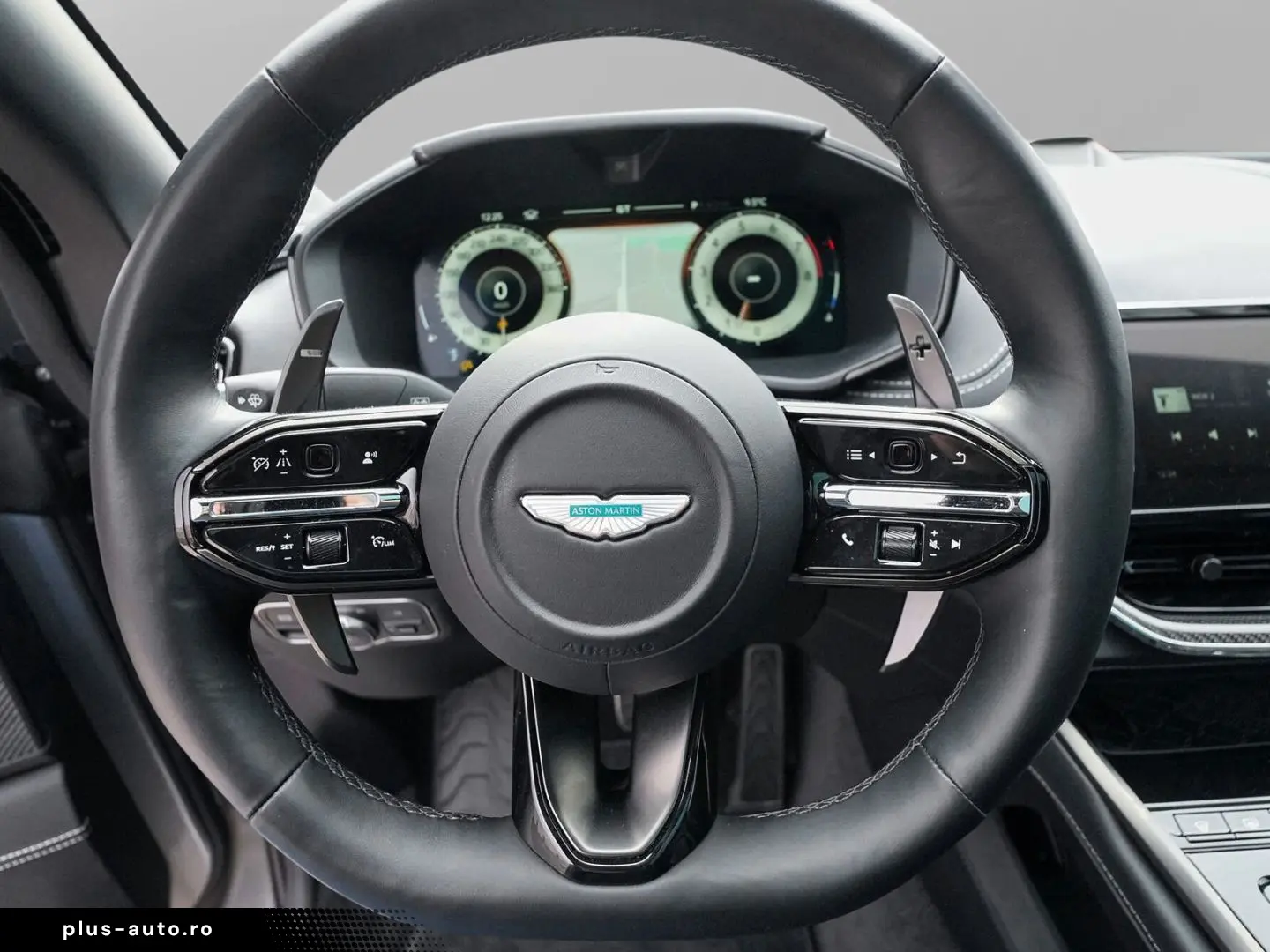 ASTON MARTIN DBX 707 Aluminite Silver   Onyx Black