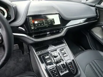 ASTON MARTIN DBX 707 Aluminite Silver   Onyx Black