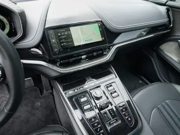 ASTON MARTIN DBX 707 Aluminite Silver   Onyx Black