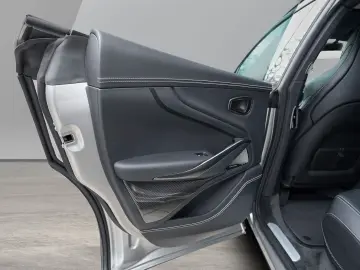 ASTON MARTIN DBX 707 Aluminite Silver   Onyx Black