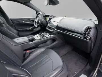 ASTON MARTIN DBX 707 Aluminite Silver   Onyx Black