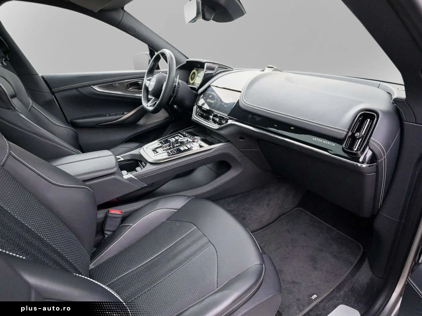 ASTON MARTIN DBX 707 Aluminite Silver   Onyx Black