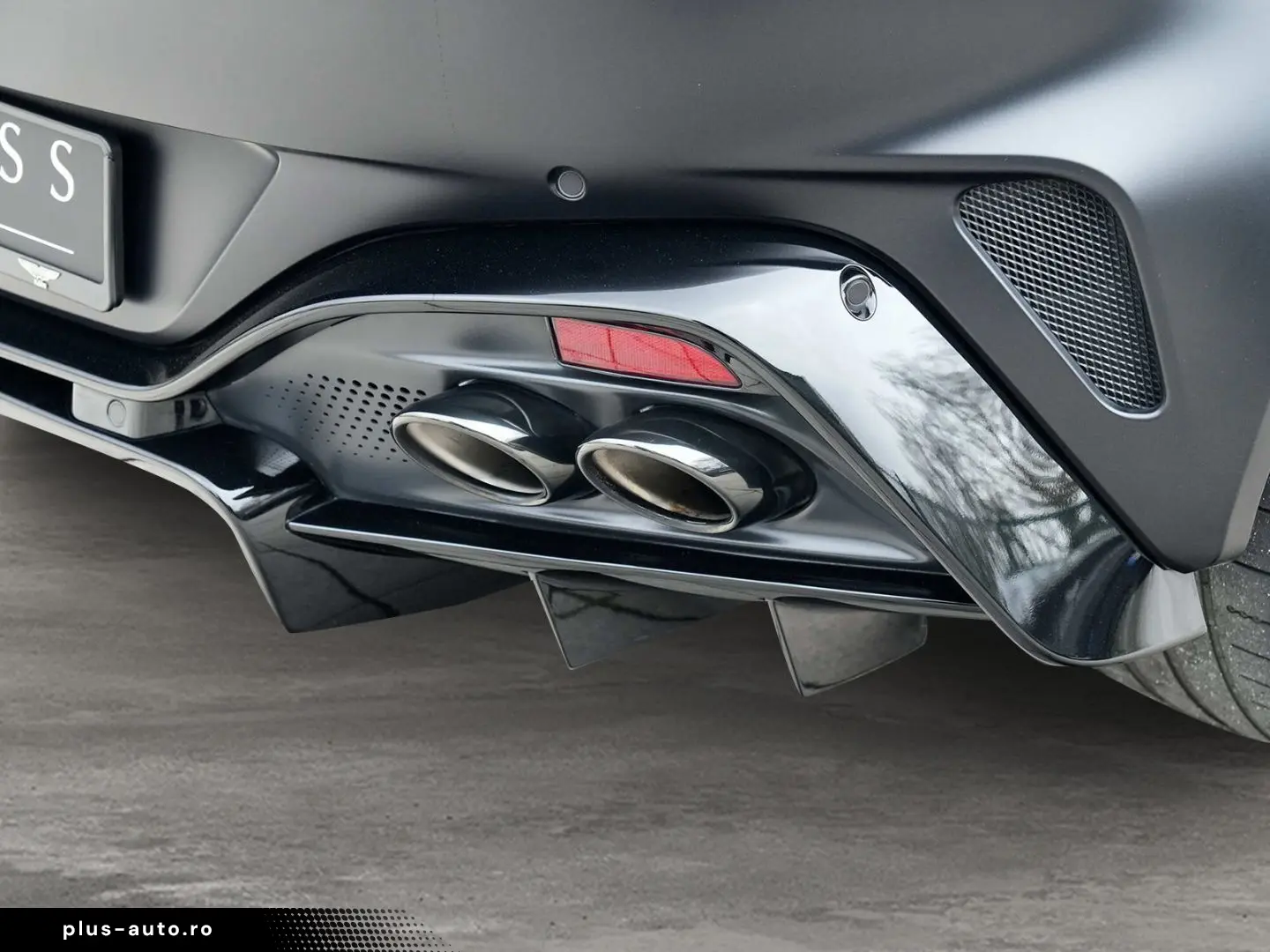 ASTON MARTIN Vantage V8 Coupe Satin Onyx Black   Onyx Black