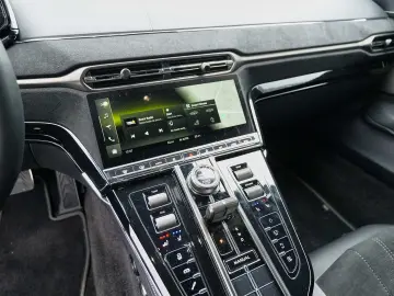 ASTON MARTIN Vantage V8 Coupe Satin Onyx Black   Onyx Black