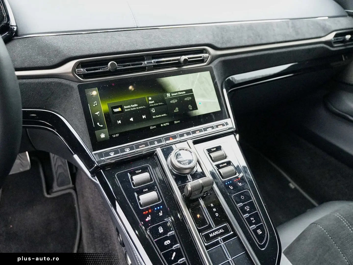 ASTON MARTIN Vantage V8 Coupe Satin Onyx Black   Onyx Black