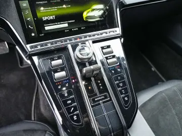 ASTON MARTIN Vantage V8 Coupe Satin Onyx Black   Onyx Black