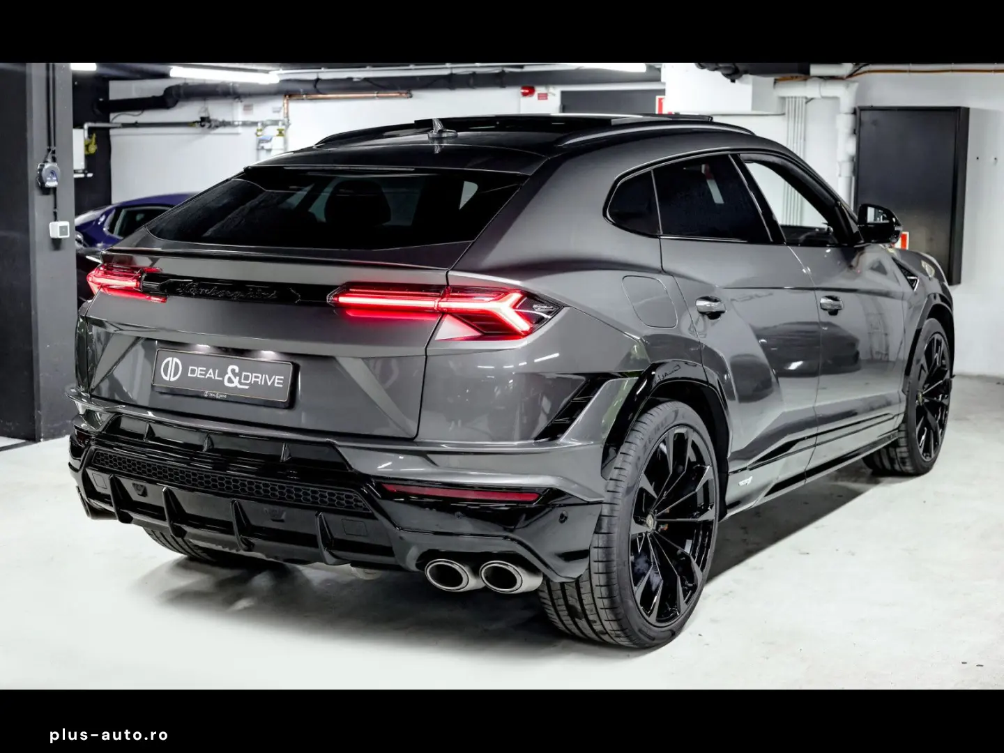LAMBORGHINI Urus S 666 CH AKRAPOVIC CARBON AHK B&O 3D 23