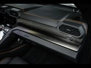 LAMBORGHINI Urus S 666 CH AKRAPOVIC CARBON AHK B&O 3D 23