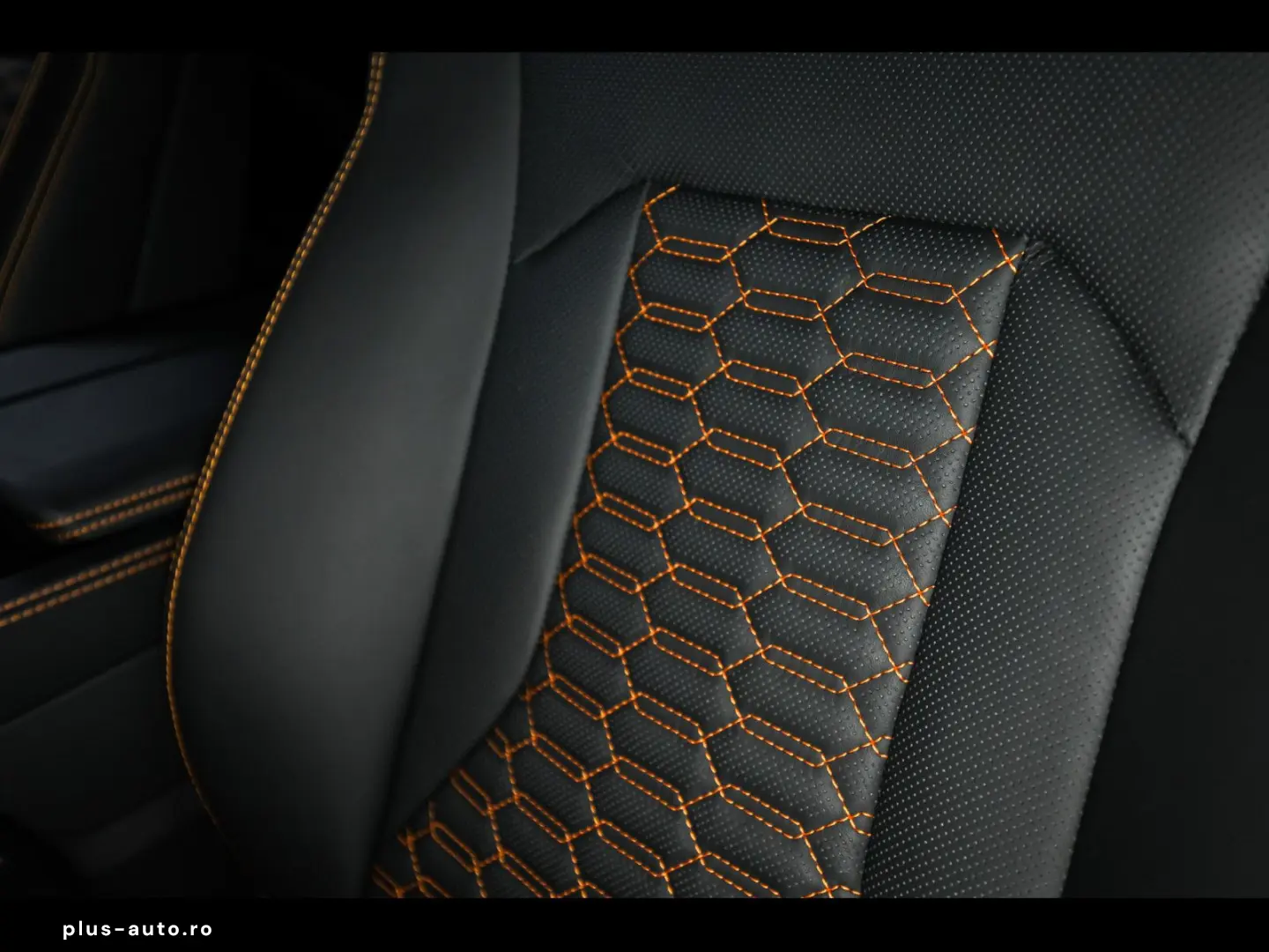 LAMBORGHINI Urus S 666 CH AKRAPOVIC CARBON AHK B&O 3D 23