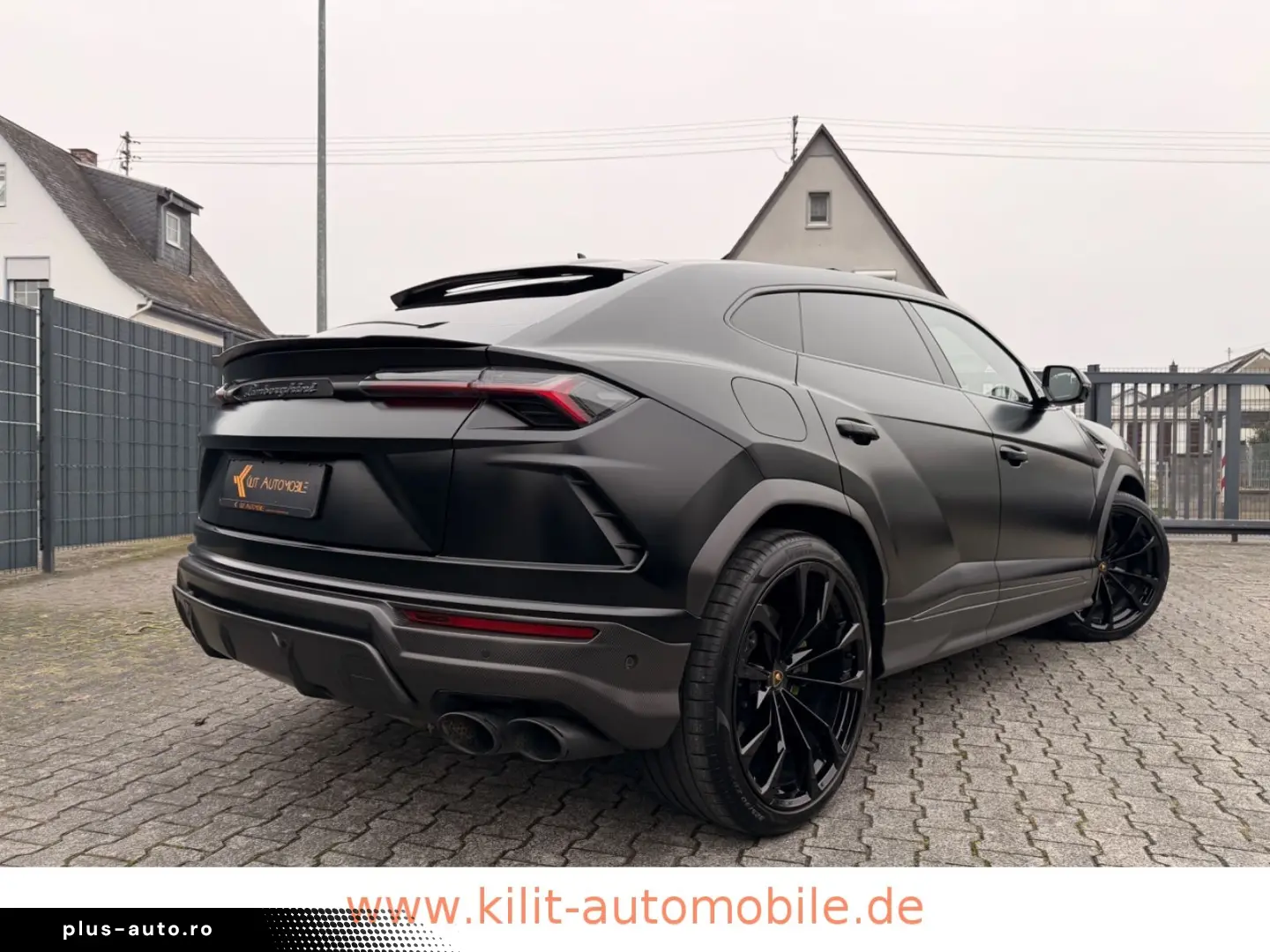 LAMBORGHINI Urus Graphite Capsule  B&O CARBON PANO 23Z HUD