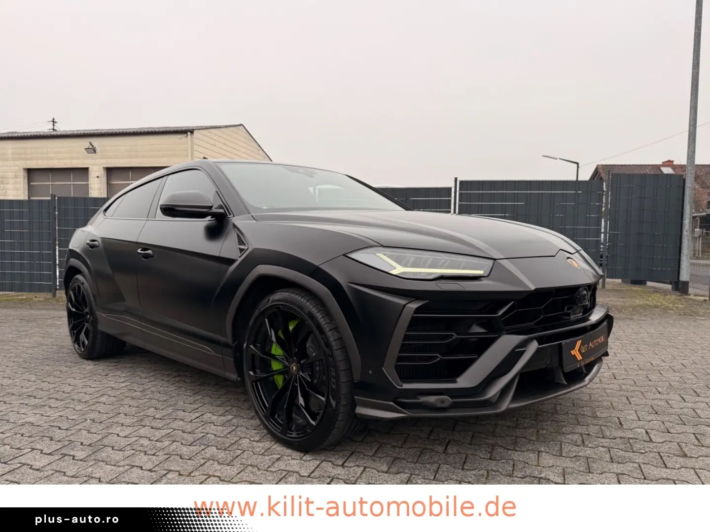 LAMBORGHINI Urus Graphite Capsule  B&O CARBON PANO 23Z HUD