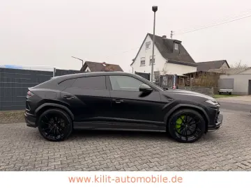 LAMBORGHINI Urus Graphite Capsule  B&O CARBON PANO 23Z HUD
