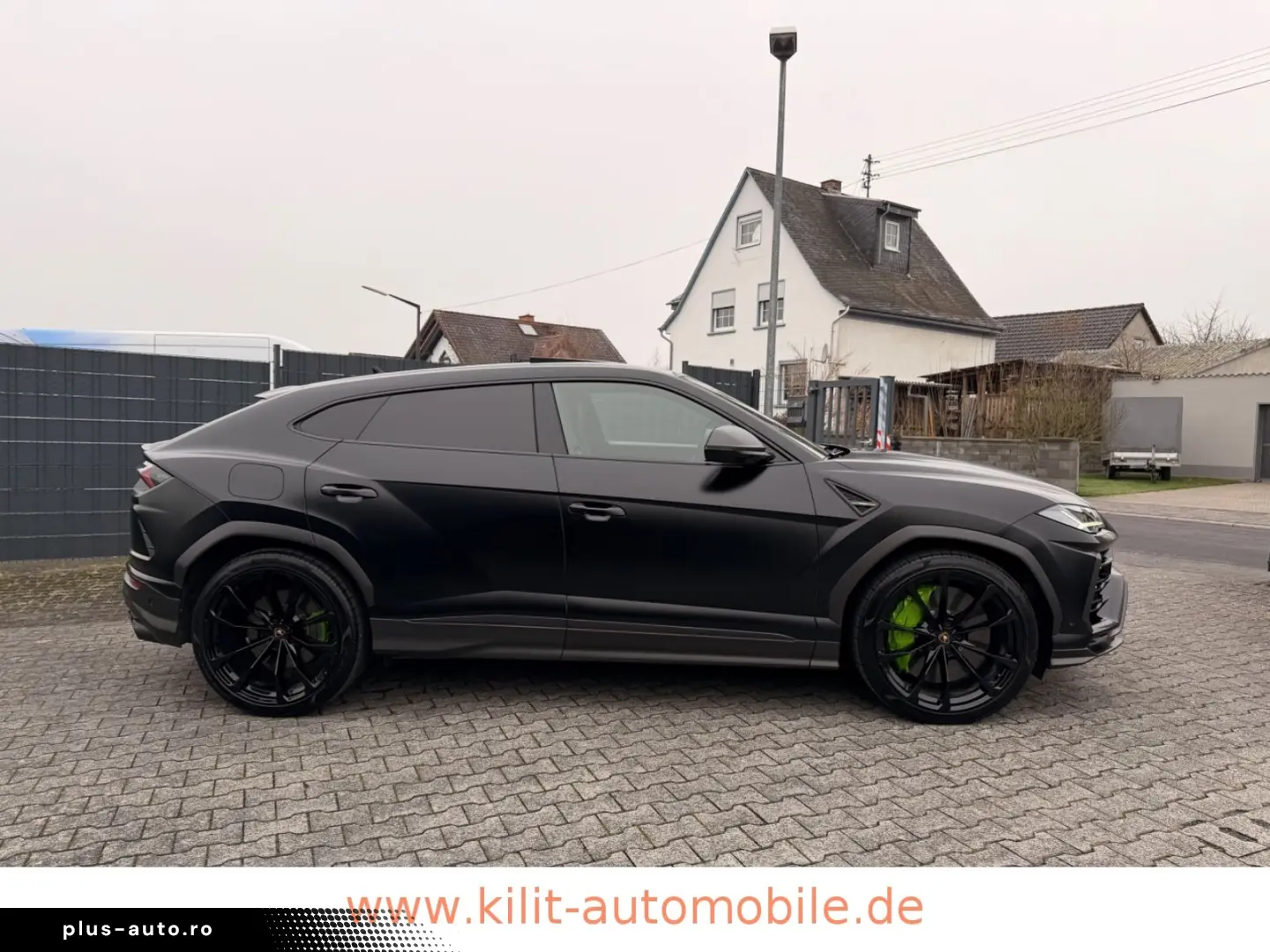 LAMBORGHINI Urus Graphite Capsule  B&O CARBON PANO 23Z HUD