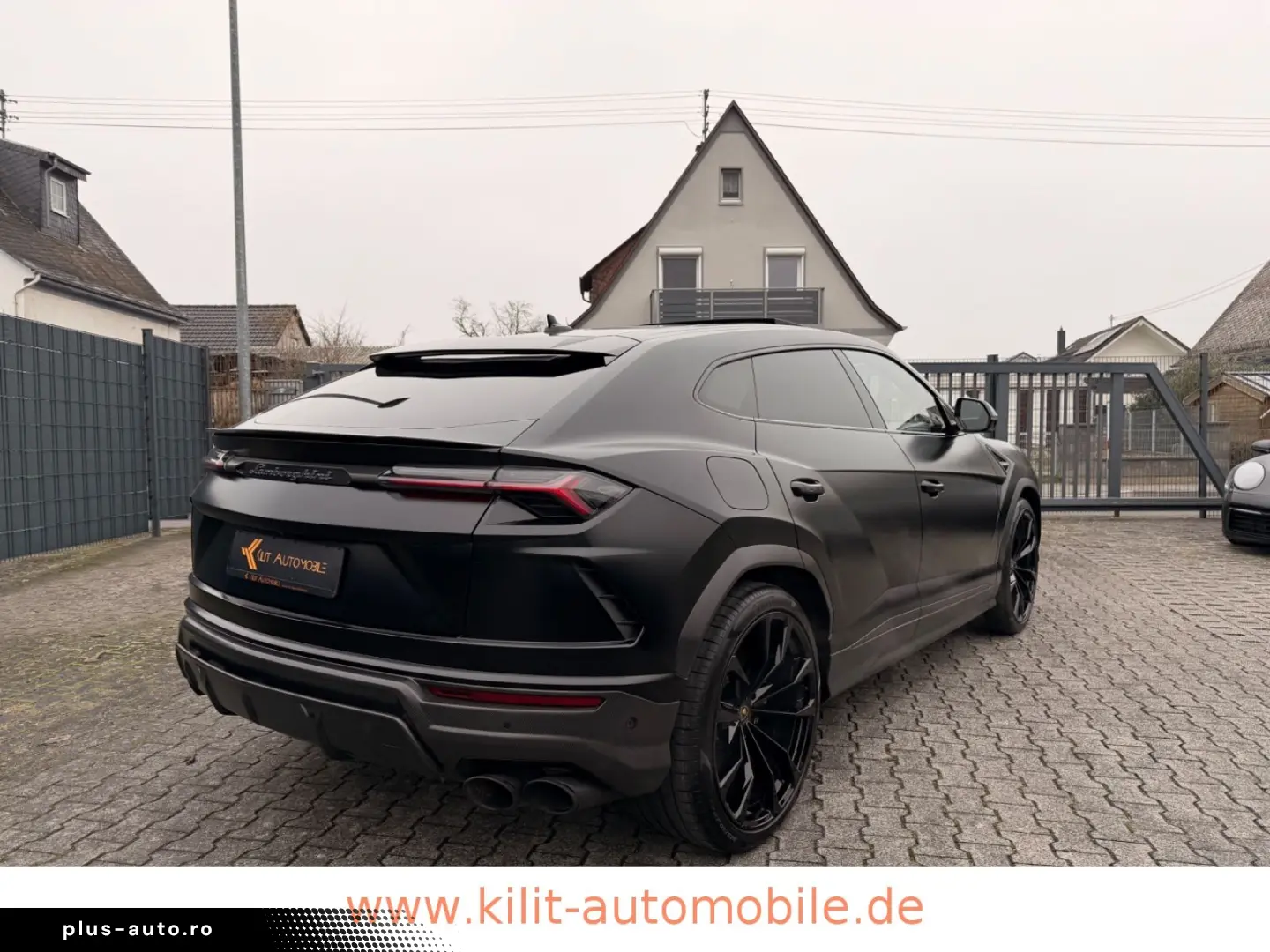 LAMBORGHINI Urus Graphite Capsule  B&O CARBON PANO 23Z HUD