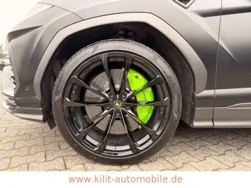 LAMBORGHINI Urus Graphite Capsule  B&O CARBON PANO 23Z HUD