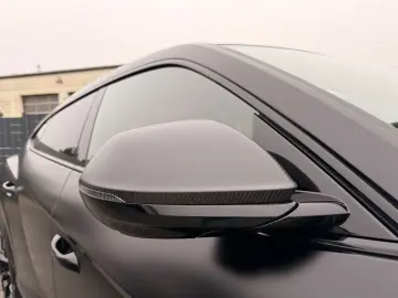 LAMBORGHINI Urus Graphite Capsule  B&O CARBON PANO 23Z HUD