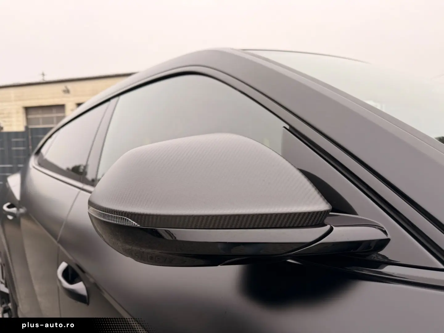 LAMBORGHINI Urus Graphite Capsule  B&O CARBON PANO 23Z HUD