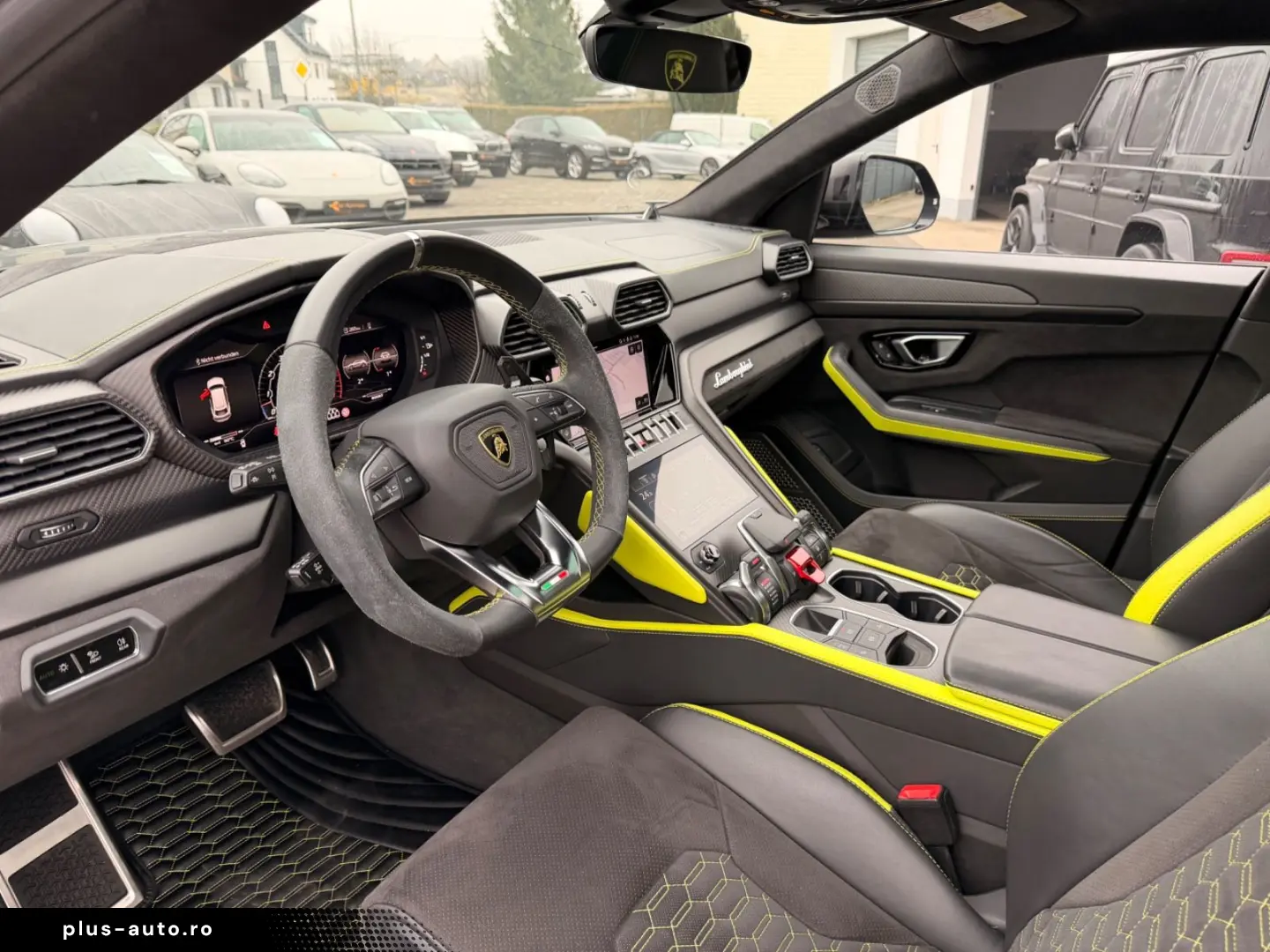 LAMBORGHINI Urus Graphite Capsule  B&O CARBON PANO 23Z HUD