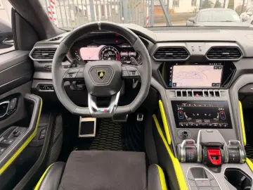 LAMBORGHINI Urus Graphite Capsule  B&O CARBON PANO 23Z HUD