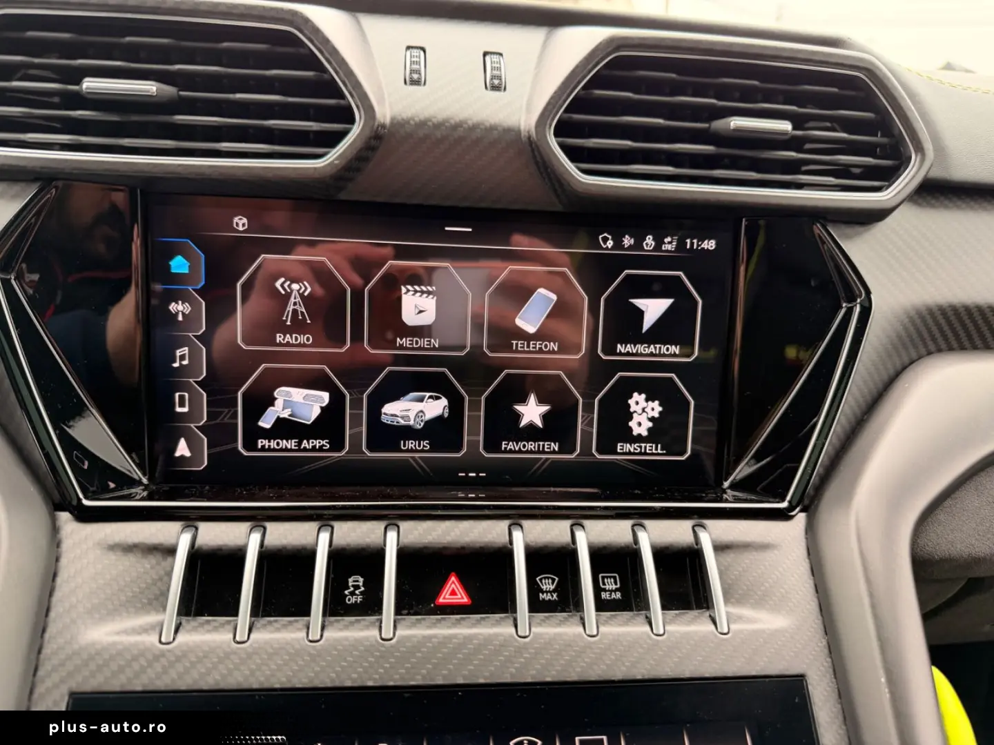 LAMBORGHINI Urus Graphite Capsule  B&O CARBON PANO 23Z HUD