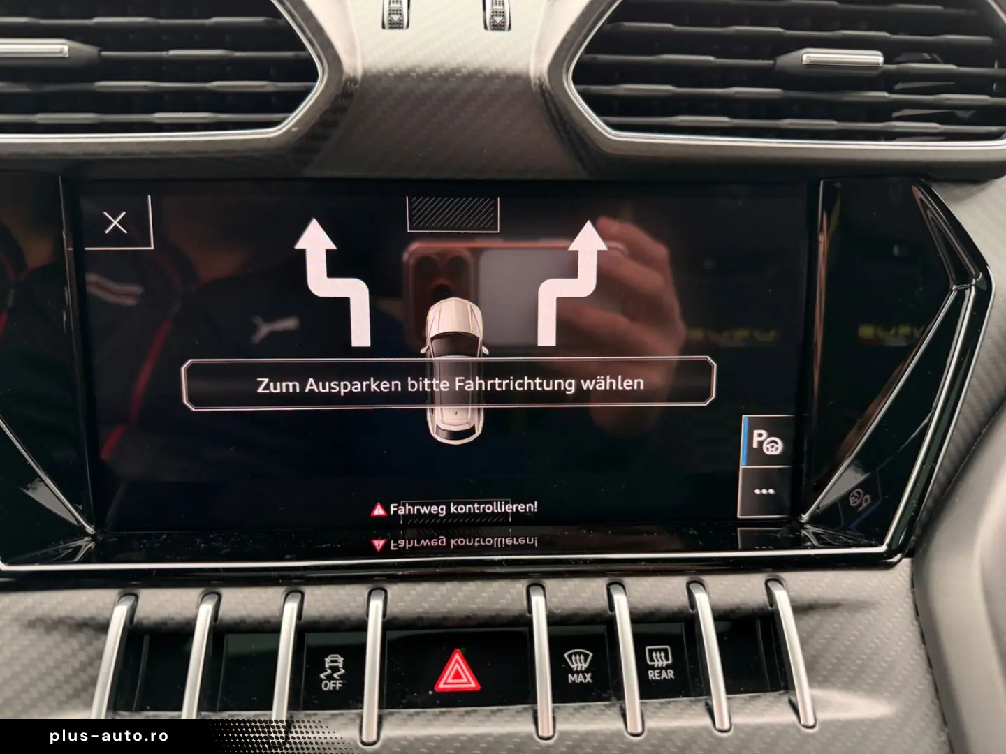 LAMBORGHINI Urus Graphite Capsule  B&O CARBON PANO 23Z HUD