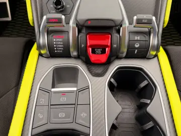 LAMBORGHINI Urus Graphite Capsule  B&O CARBON PANO 23Z HUD