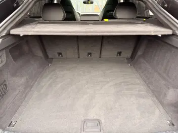 LAMBORGHINI Urus Graphite Capsule  B&O CARBON PANO 23Z HUD