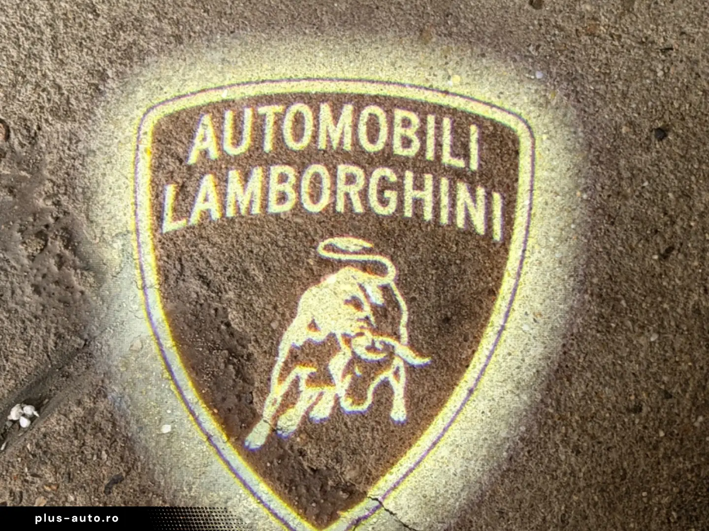 LAMBORGHINI Urus Graphite Capsule  B&O CARBON PANO 23Z HUD