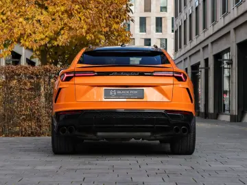 LAMBORGHINI Urus   Capsule   Head-Up   3D B&O   Q-Citura