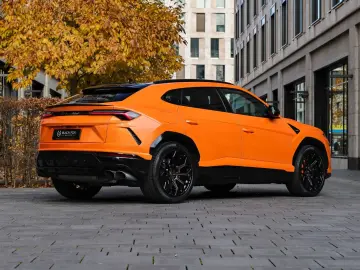 LAMBORGHINI Urus   Capsule   Head-Up   3D B&O   Q-Citura