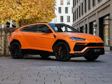 LAMBORGHINI Urus   Capsule   Head-Up   3D B&O   Q-Citura
