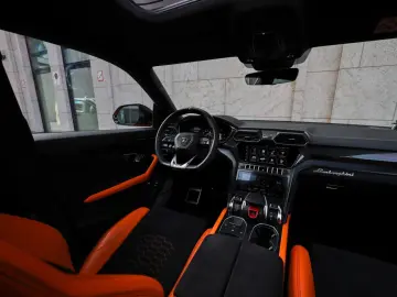 LAMBORGHINI Urus   Capsule   Head-Up   3D B&O   Q-Citura