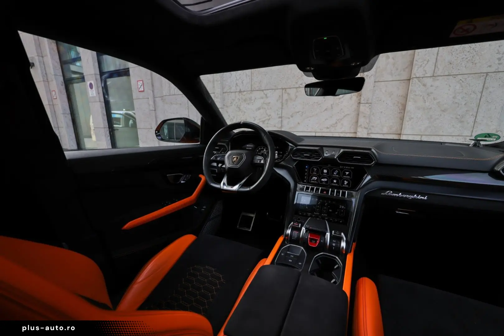 LAMBORGHINI Urus   Capsule   Head-Up   3D B&O   Q-Citura